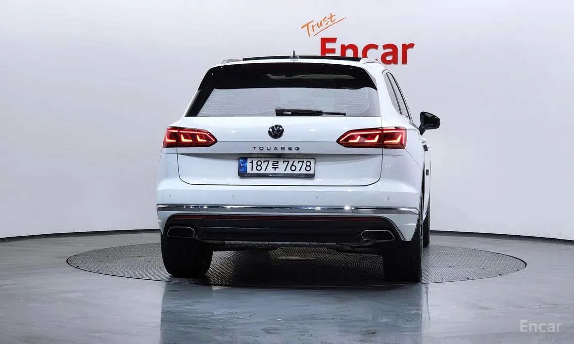 Фото 4 - Volkswagen Touareg