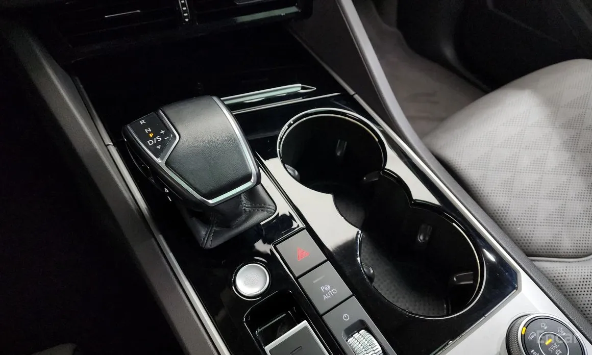 Фото 9 - Volkswagen Touareg