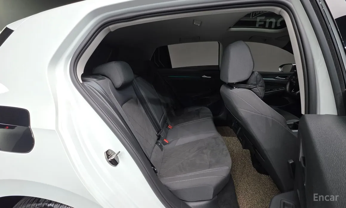 Фото 19 - Volkswagen Golf