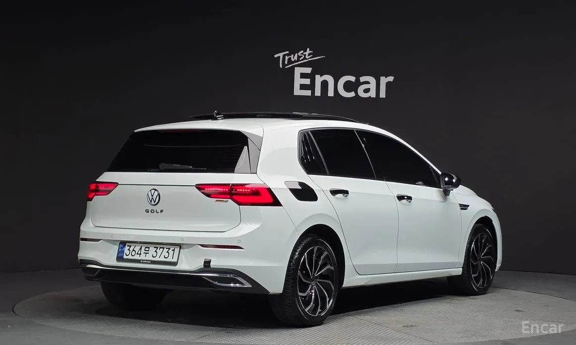 Фото 2 - Volkswagen Golf