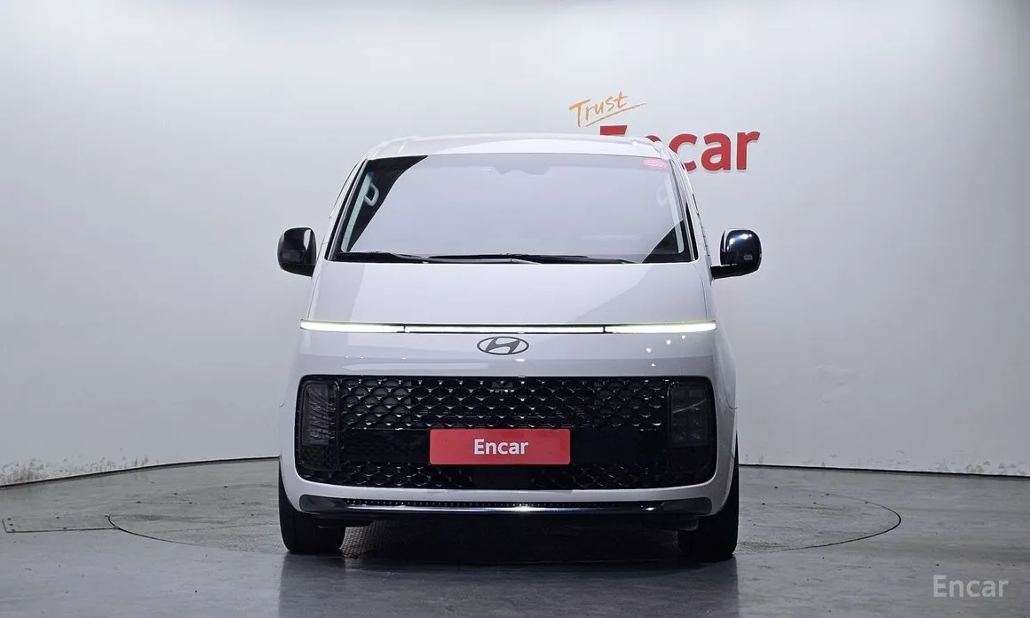 Фото 3 - Hyundai Staria