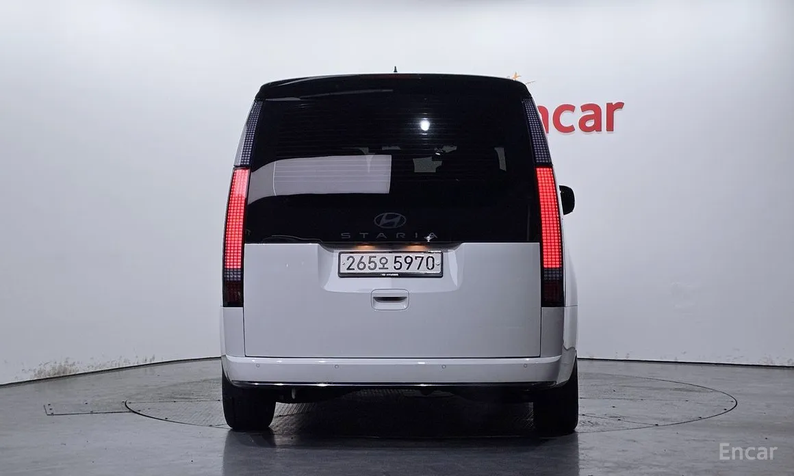 Фото 4 - Hyundai Staria