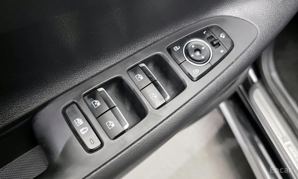 Фото 14 - Hyundai Grandeur