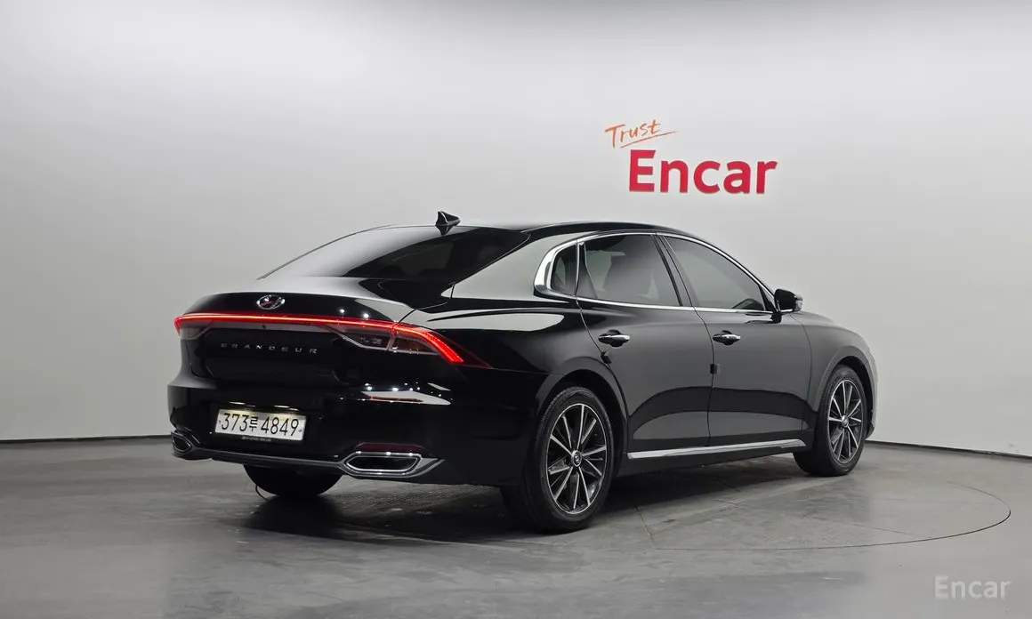 Фото 2 - Hyundai Grandeur