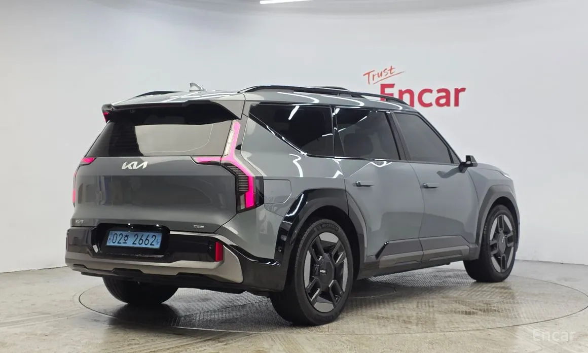 Фото 2 - Kia EV9