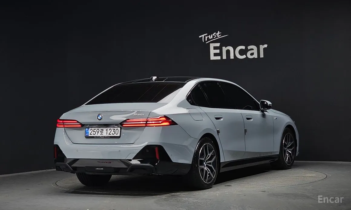 Фото 2 - BMW 5 Series