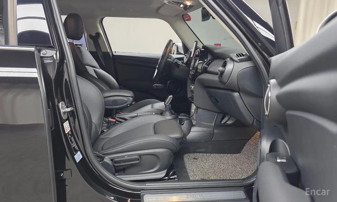 Photo 11 - Mini Cooper