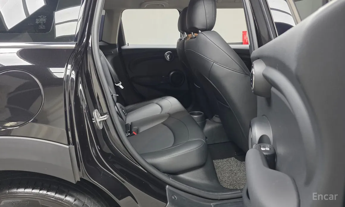 Photo 12 - Mini Cooper