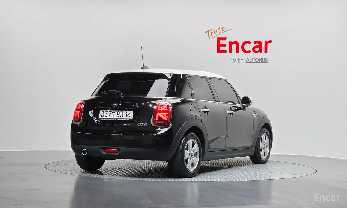 Photo 2 - Mini Cooper