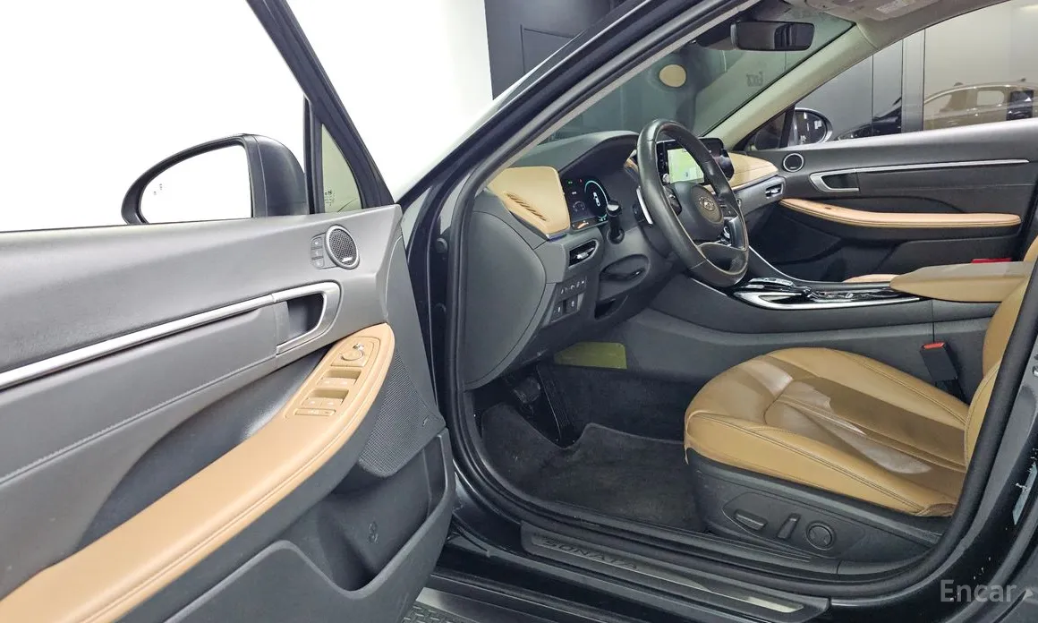 Photo 10 - Hyundai Sonata