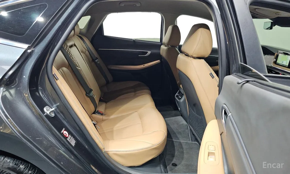 Photo 12 - Hyundai Sonata