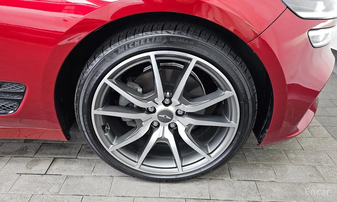 صورة 5 - Genesis G70