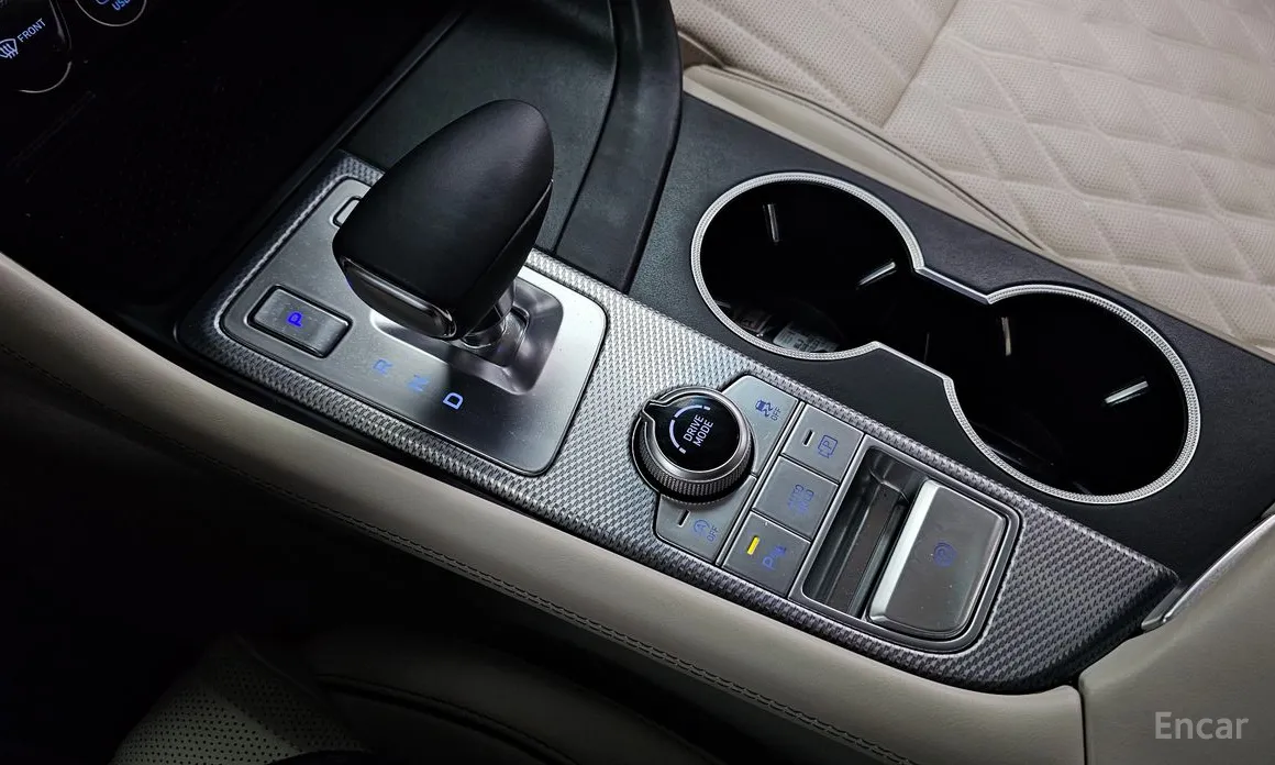 صورة 9 - Genesis G70