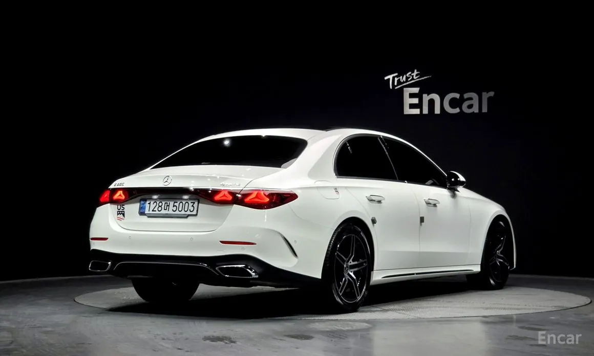 Фото 2 - Mercedes-Benz E-Class