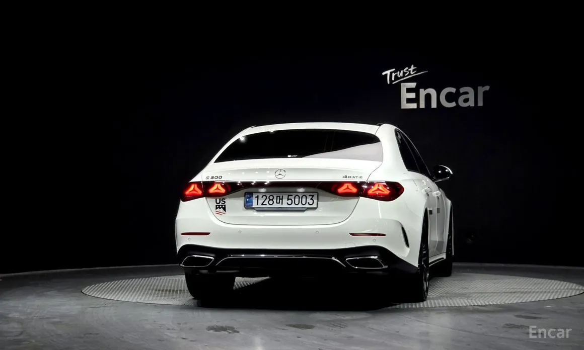 Фото 4 - Mercedes-Benz E-Class