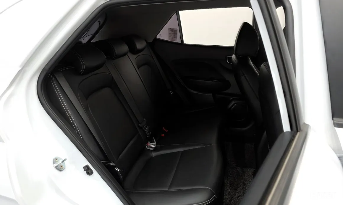 Фото 12 - Hyundai Venue