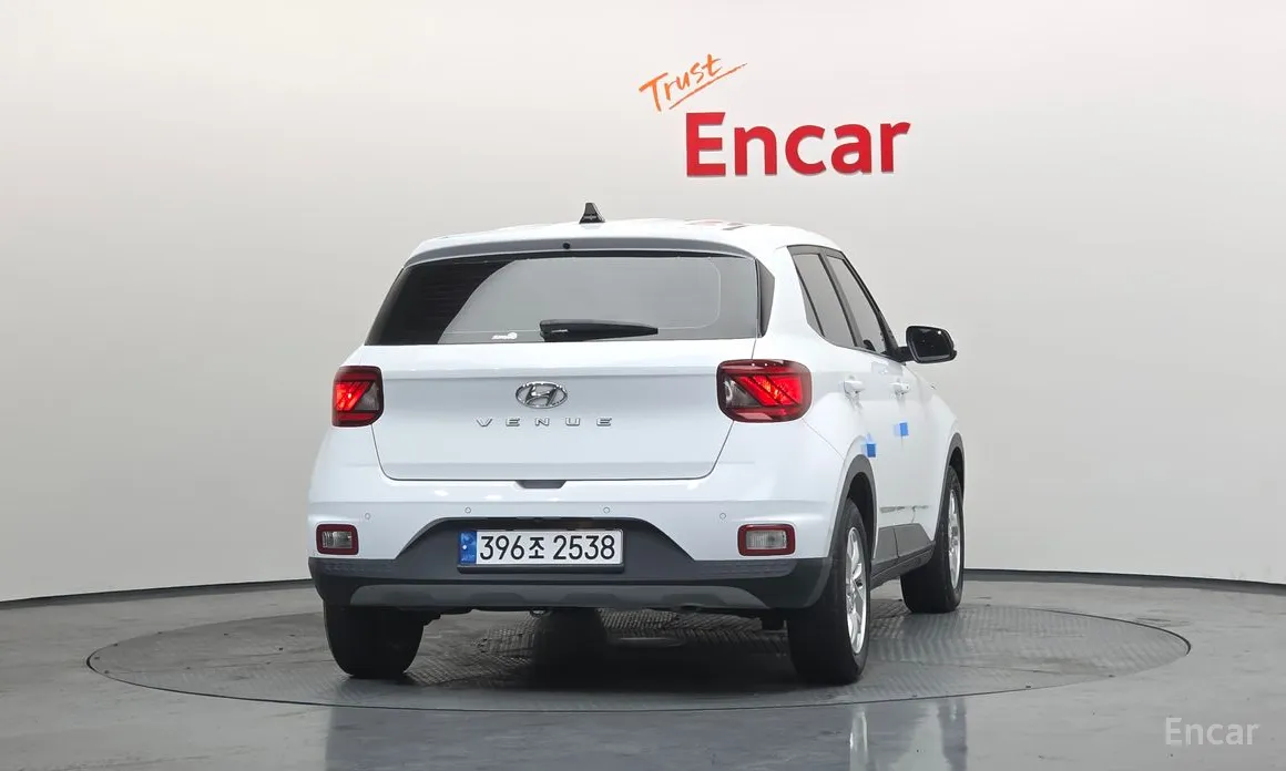 Фото 4 - Hyundai Venue
