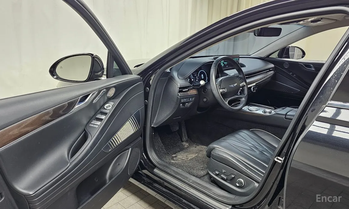 Фото 10 - Genesis G80