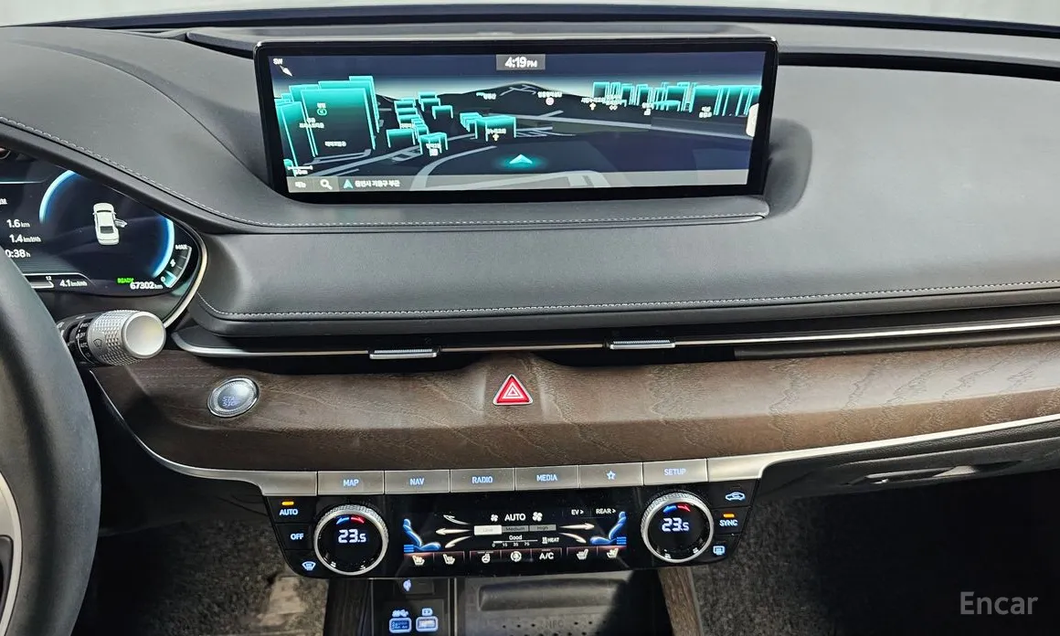 Фото 15 - Genesis G80