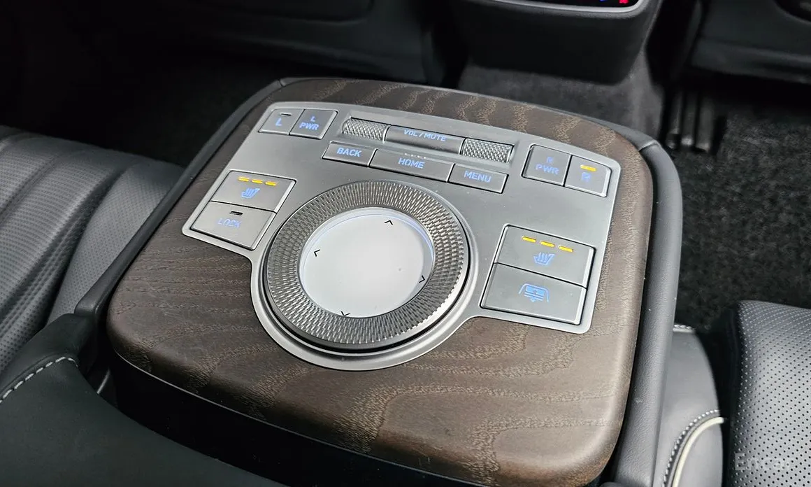 Фото 19 - Genesis G80