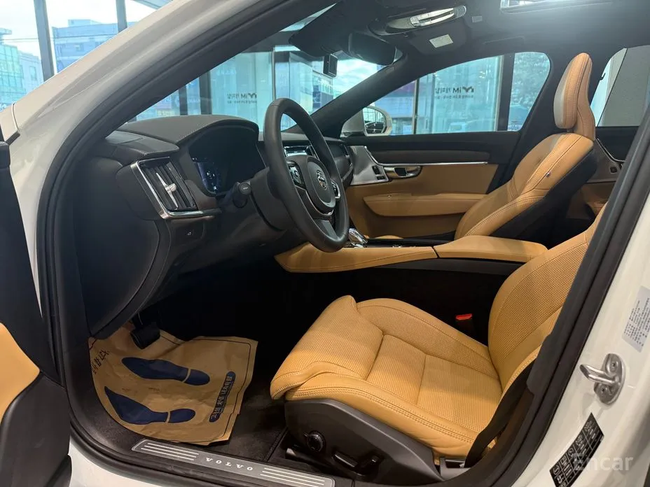 Фото 10 - Volvo S90