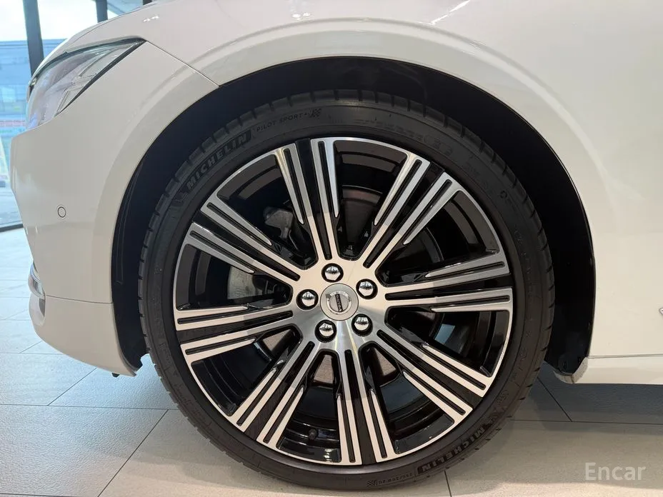 Фото 5 - Volvo S90