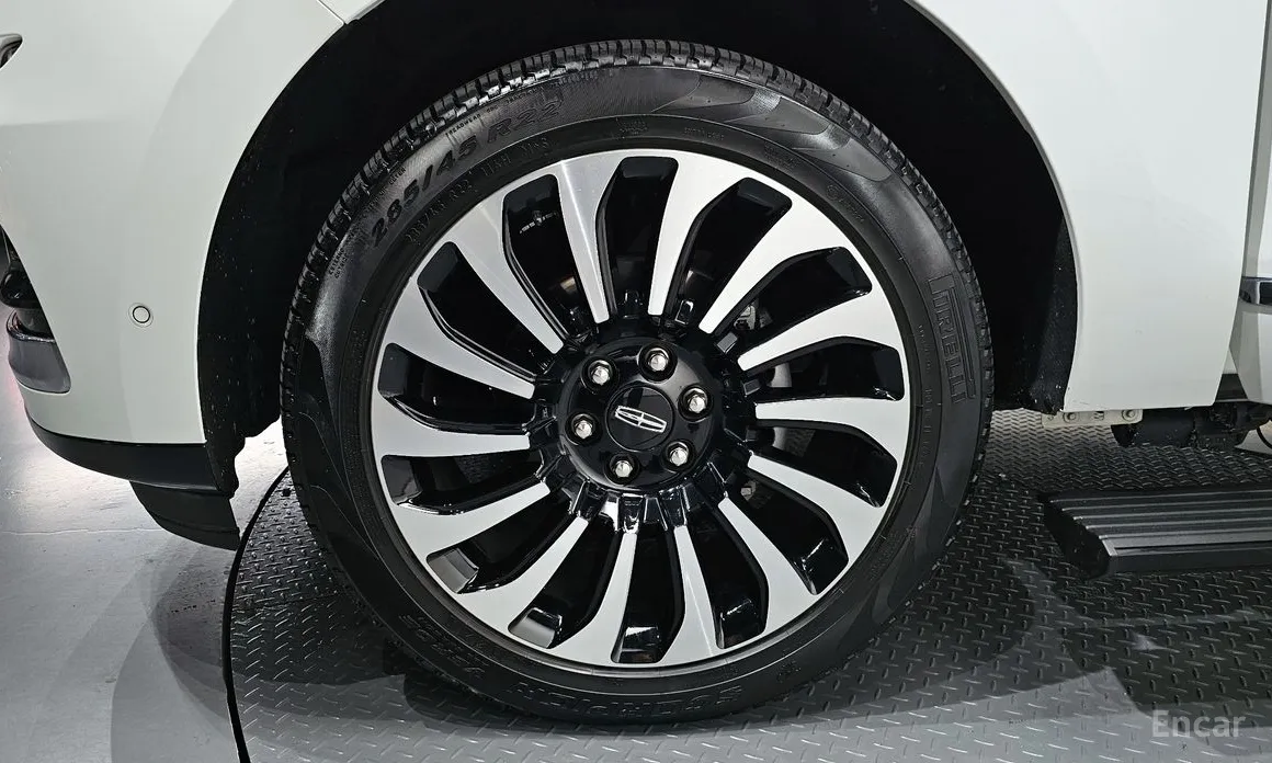 Фото 5 - Lincoln Navigator