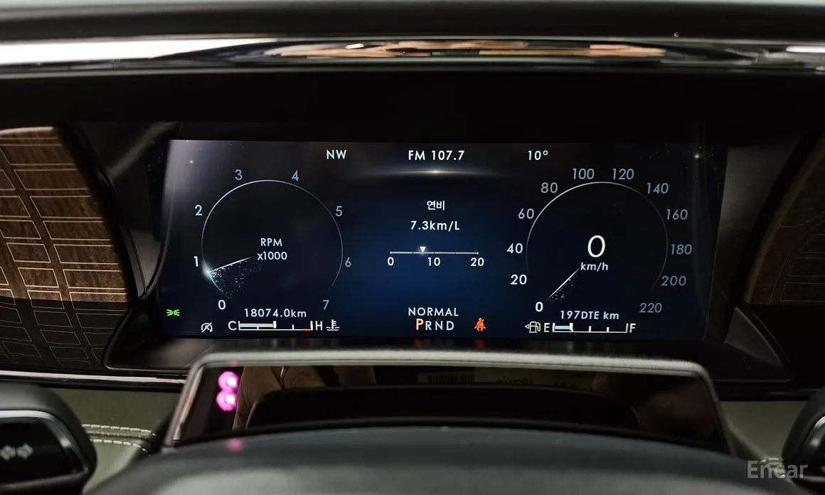 Фото 8 - Lincoln Navigator