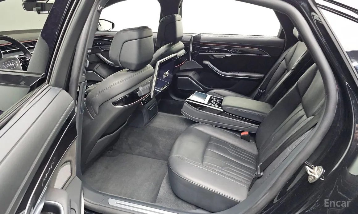 Фото 11 - Audi A8