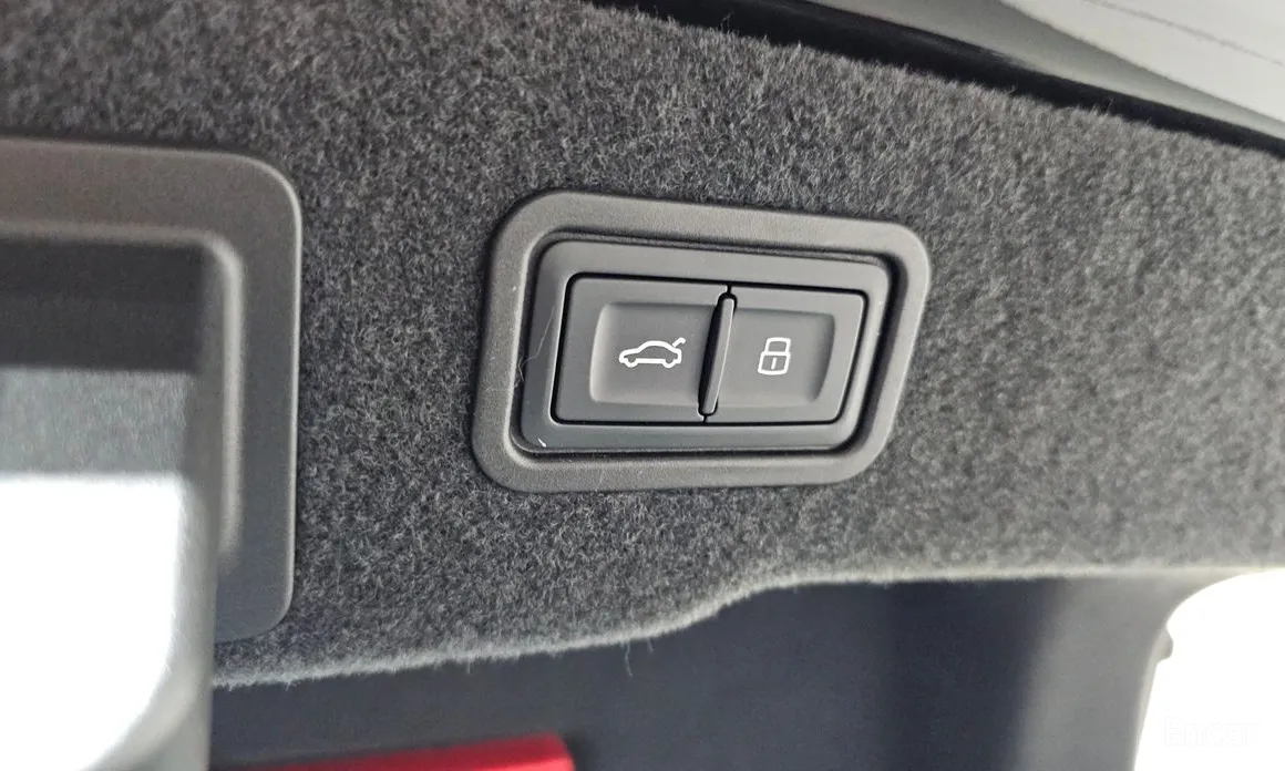 Фото 20 - Audi A8