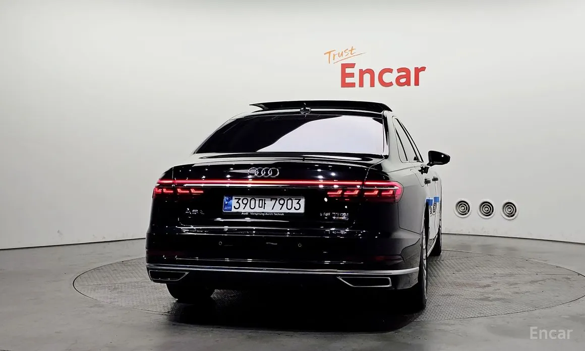 Фото 4 - Audi A8