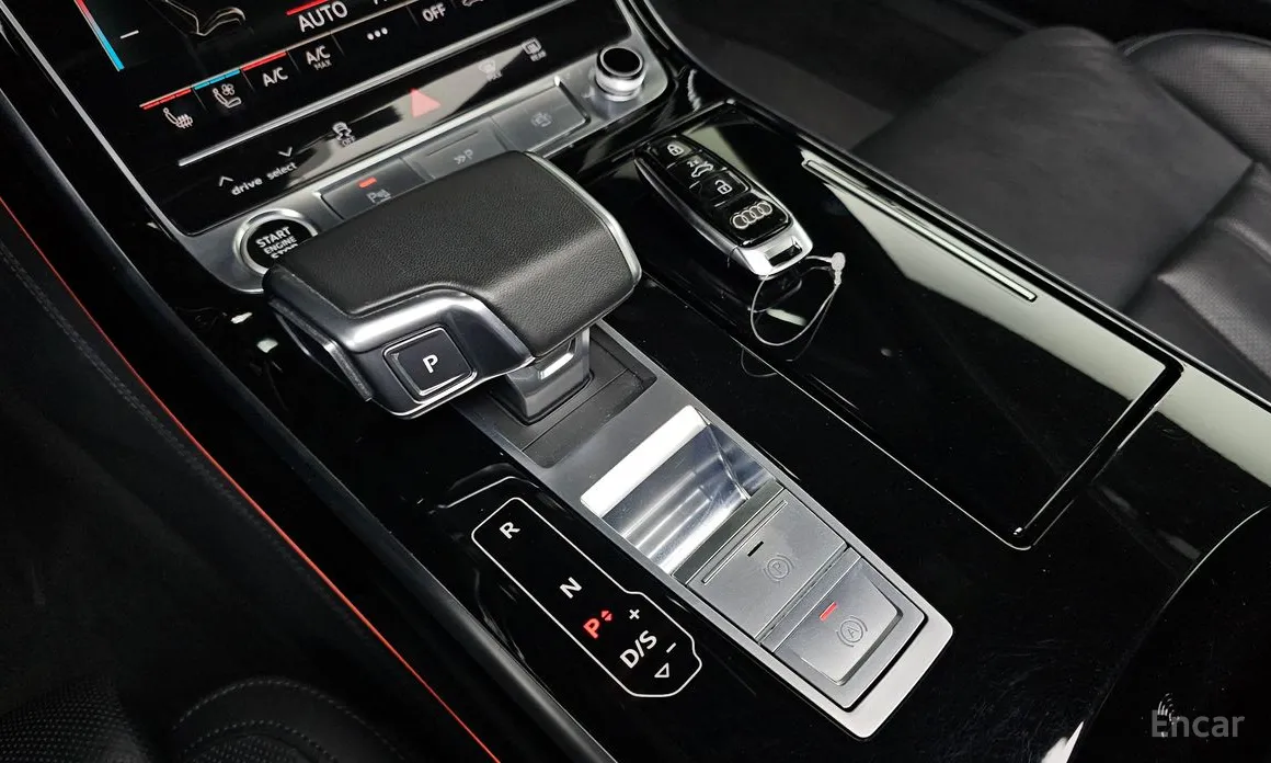 Фото 9 - Audi A8