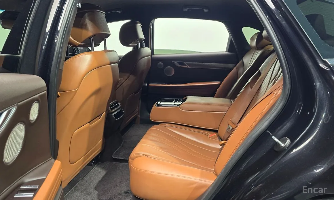 Фото 12 - Genesis G80