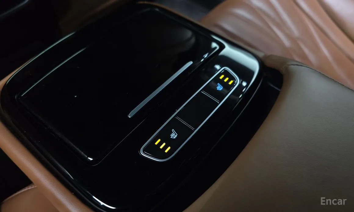 Фото 18 - Genesis G80