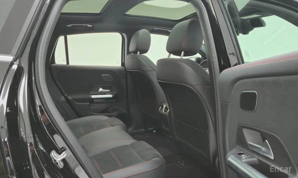 Фото 10 - Mercedes-Benz EQA