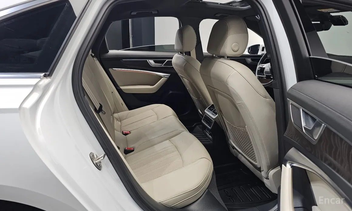 Фото 12 - Audi A6