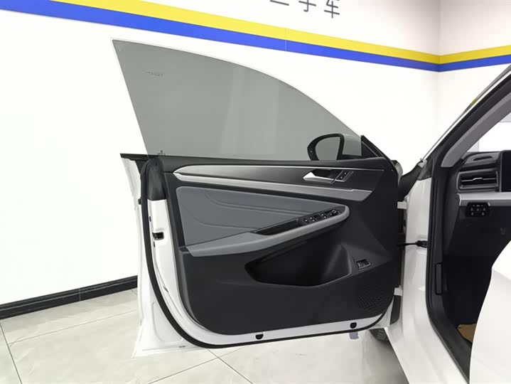 Фото 7 - Volkswagen Lamando L