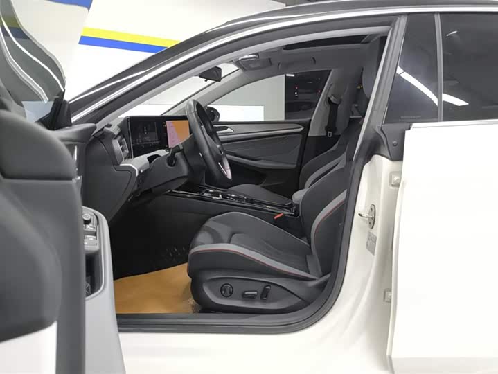 Фото 9 - Volkswagen Lamando L