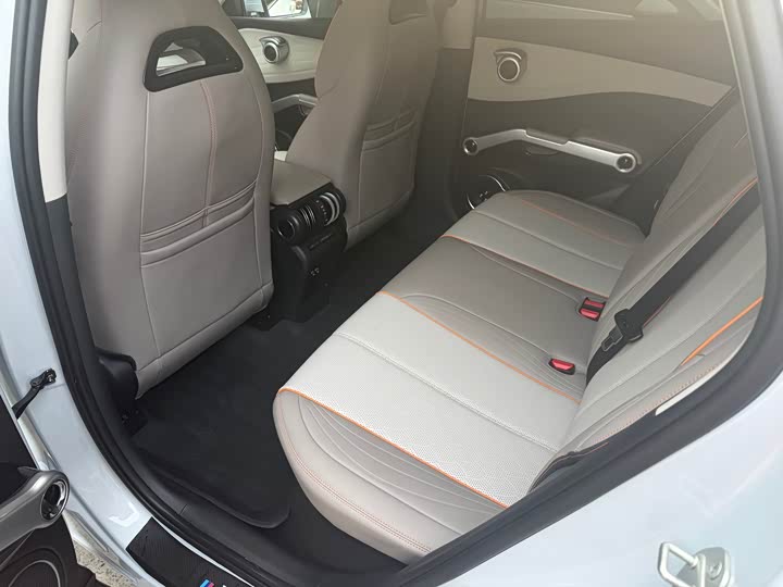 Фото 6 - BYD Yuan Plus