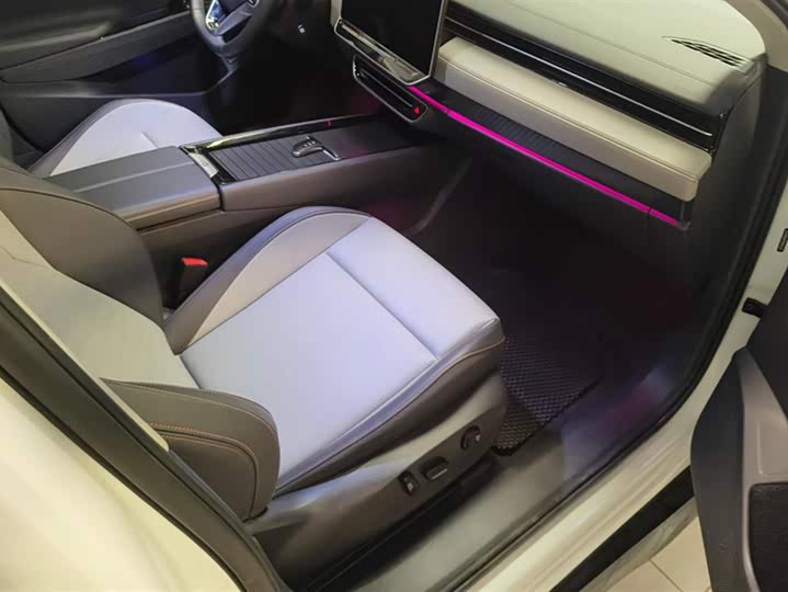 Фото 8 - Volkswagen ID.7 Vizzion