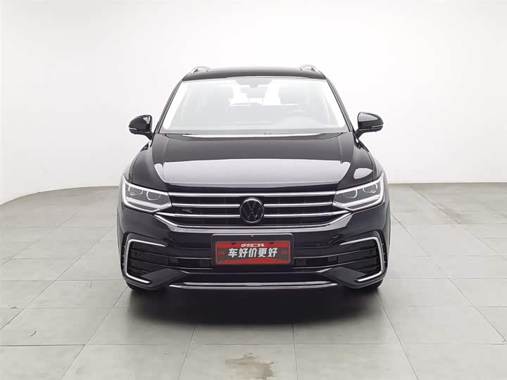 Фото 3 - Volkswagen Tiguan L Pro