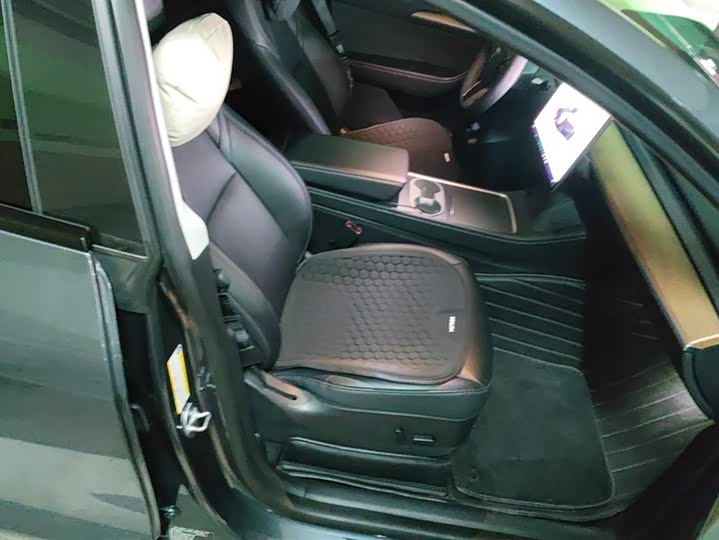 Фото 8 - Tesla Model Y