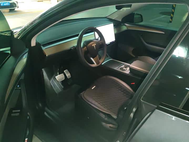 Фото 9 - Tesla Model Y