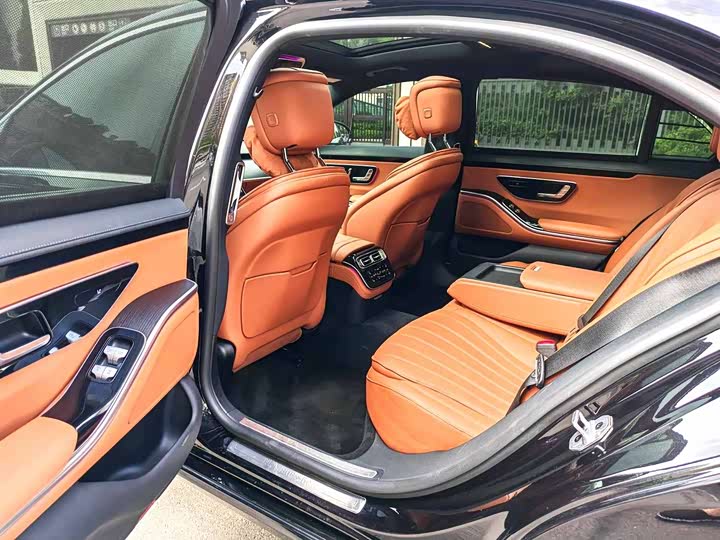 Фото 5 - Mercedes-Benz S-Class