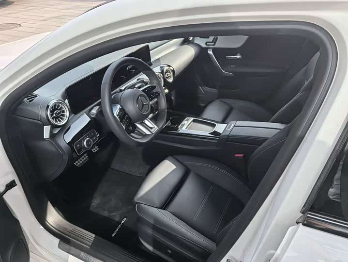 Фото 2 - Mercedes-Benz A-Class AMG