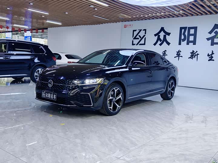 Фото 1 - Volkswagen Passat