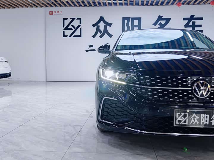 Фото 4 - Volkswagen Passat