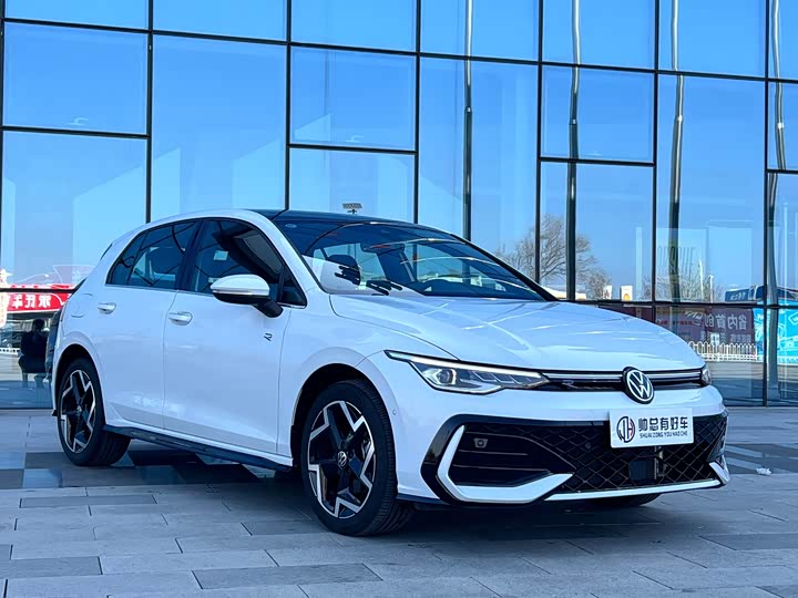 Фото 3 - Volkswagen Golf