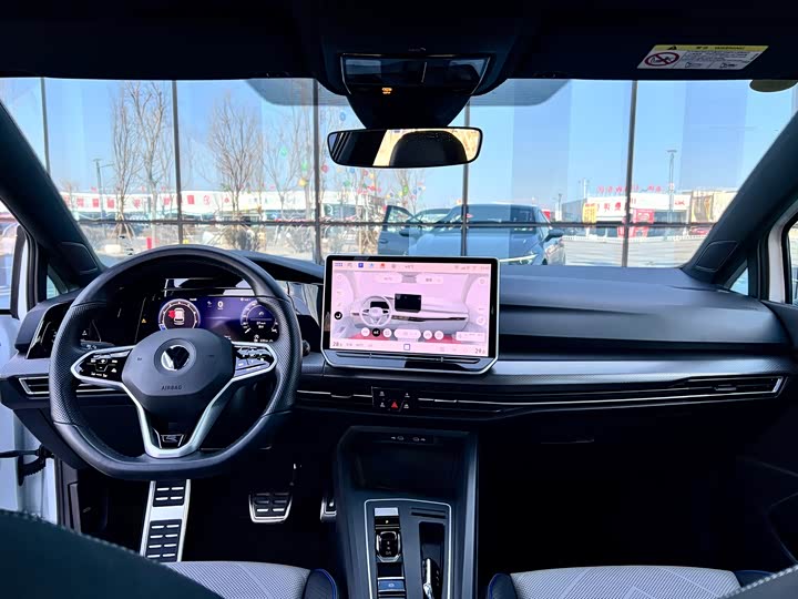 Фото 8 - Volkswagen Golf