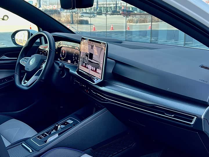 Фото 9 - Volkswagen Golf